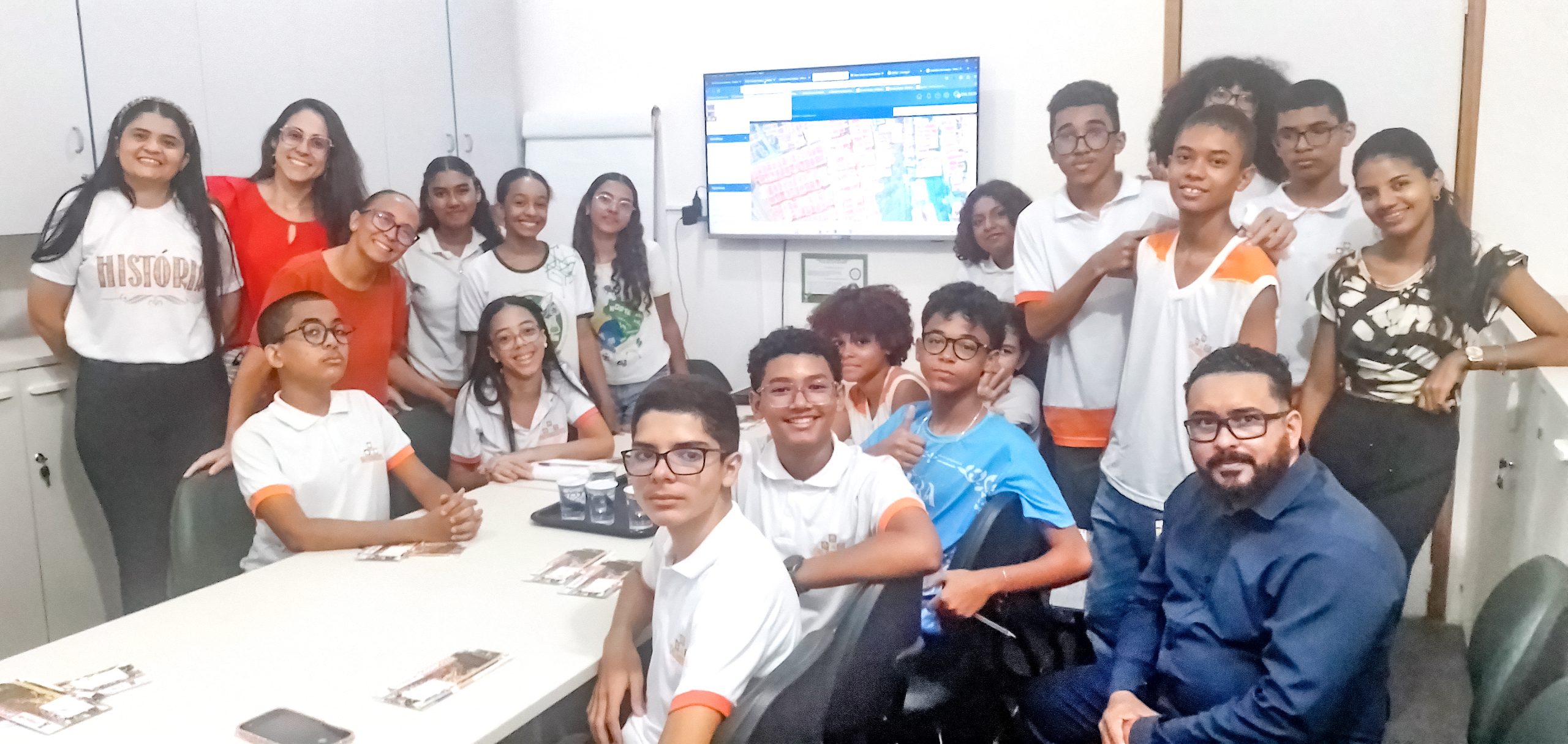 Image hover effect image